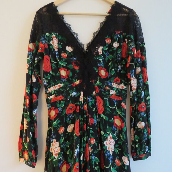 BY ANTHROPOLOGIE Lacy V-Neck Mini Dress Floral Dark Romantic Lace Size US 4 NWT - Picture 4 of 16